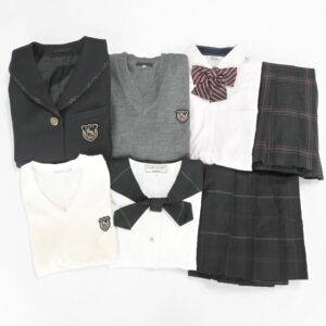 福岡県私立九州産業大学 付属九州産業高校の制服を買取しました アイキャッチ画像